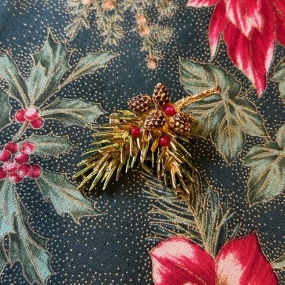 HOLIDAY🎄🎄ART Arthur Pepper Pinecone Berries BROOCH/EARRINGS SET - Picture 9 of 12